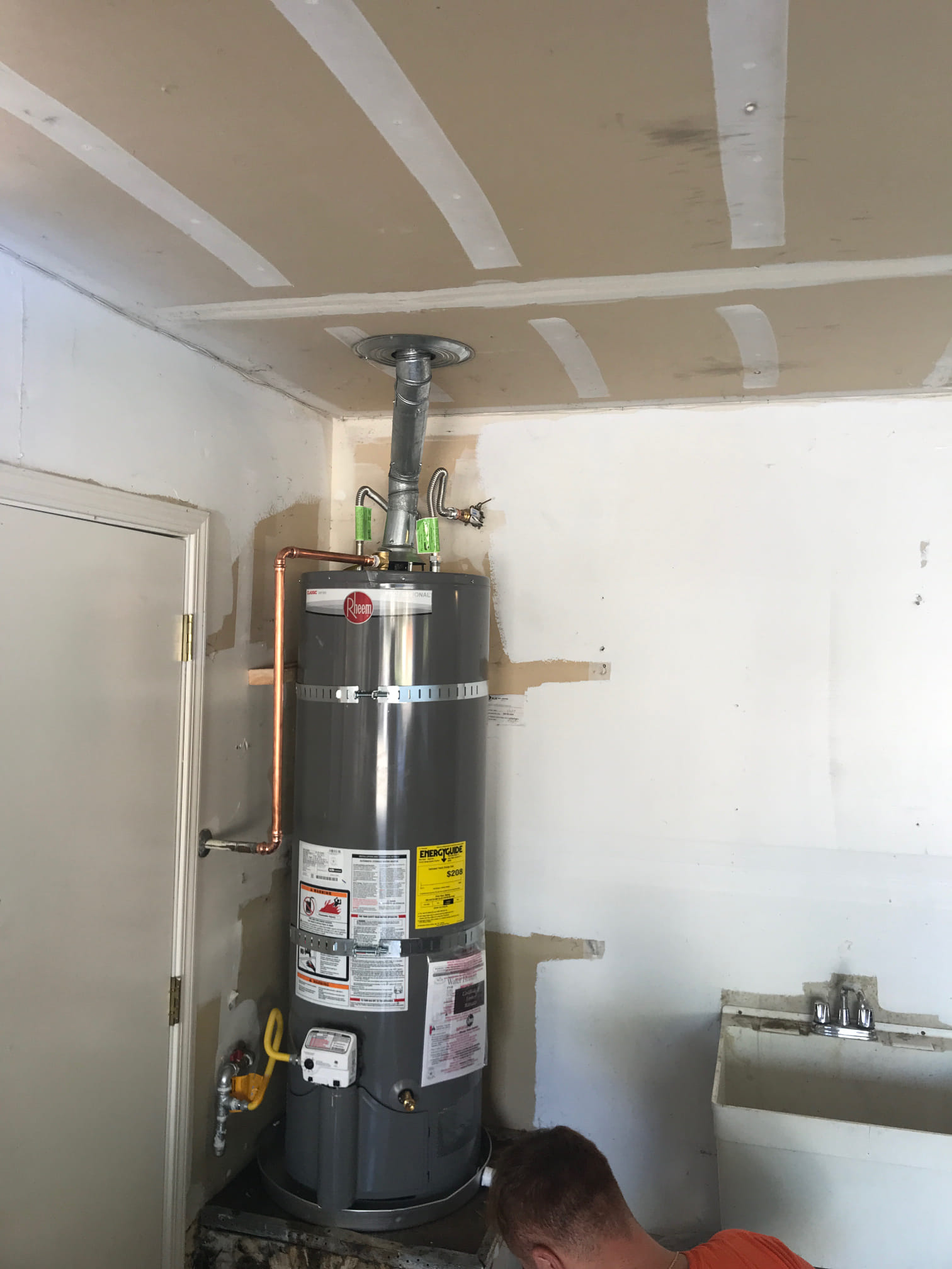 Leaking Water Heater Replacement in Stockton, CA (1)